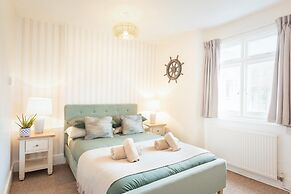 Host Stay Coombe Cottage
