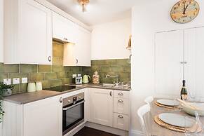 Host Stay Coombe Cottage