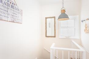 Host Stay Coombe Cottage