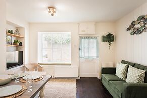 Host Stay Coombe Cottage