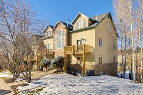 6 Mi to Powder Mtn w/ Shuttle: Cozy Eden Condo!