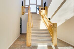 6 Mi to Powder Mtn w/ Shuttle: Cozy Eden Condo!