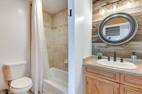 Game Room, Media Room & Pool: Luxe Villa in Craig!