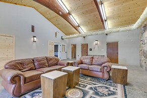 Game Room, Media Room & Pool: Luxe Villa in Craig!