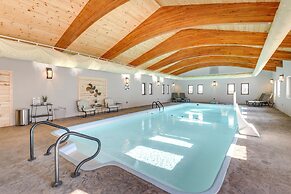 Game Room, Media Room & Pool: Luxe Villa in Craig!