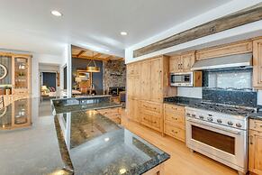 Game Room, Media Room & Pool: Luxe Villa in Craig!