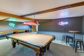 Game Room, Media Room & Pool: Luxe Villa in Craig!