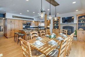 Game Room, Media Room & Pool: Luxe Villa in Craig!