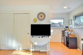 Walk to Willamette River: Studio in West Linn