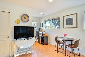 Walk to Willamette River: Studio in West Linn