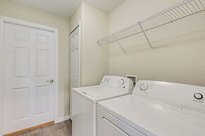 2 Mi to Rainbow Springs: Home w/ Hot Tub!