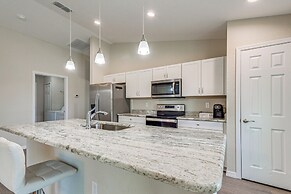 2 Mi to Rainbow Springs: Home w/ Hot Tub!