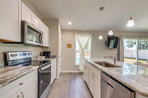 2 Mi to Rainbow Springs: Home w/ Hot Tub!