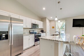 2 Mi to Rainbow Springs: Home w/ Hot Tub!