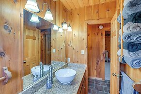 Deck, Lake Access: Family-friendly Cabin in Athens