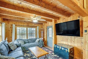 Deck, Lake Access: Family-friendly Cabin in Athens