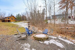 Deck, Lake Access: Family-friendly Cabin in Athens