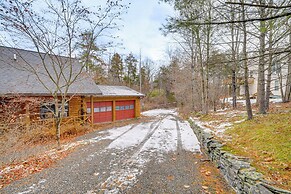Deck, Lake Access: Family-friendly Cabin in Athens