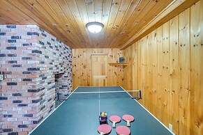 Deck, Lake Access: Family-friendly Cabin in Athens