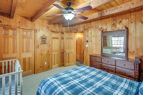 Deck, Lake Access: Family-friendly Cabin in Athens