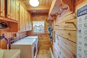 Deck, Lake Access: Family-friendly Cabin in Athens