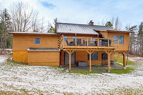 Deck, Lake Access: Family-friendly Cabin in Athens