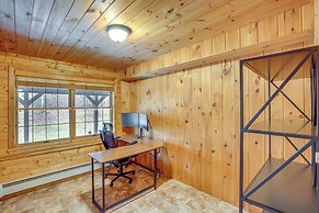Deck, Lake Access: Family-friendly Cabin in Athens