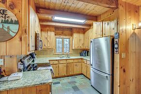 Deck, Lake Access: Family-friendly Cabin in Athens