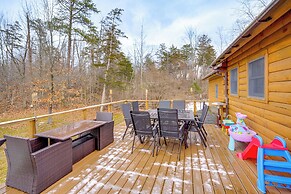 Deck, Lake Access: Family-friendly Cabin in Athens