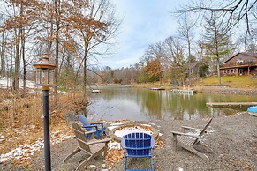 Deck, Lake Access: Family-friendly Cabin in Athens
