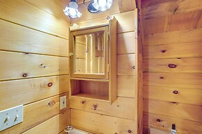 Deck, Lake Access: Family-friendly Cabin in Athens