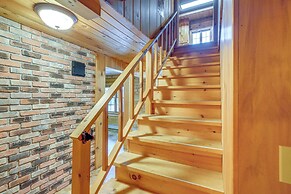 Deck, Lake Access: Family-friendly Cabin in Athens