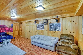 Deck, Lake Access: Family-friendly Cabin in Athens