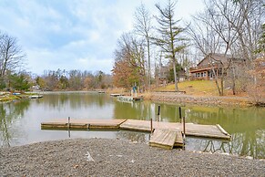 Deck, Lake Access: Family-friendly Cabin in Athens