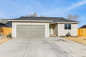 1 Mi to Pioneer Crossing Casino: Fernley Retreat!