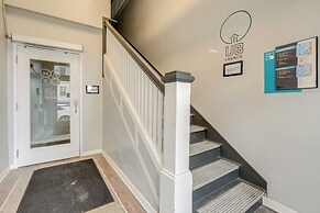 Unique & Stylish Studio Loft in Huntington!