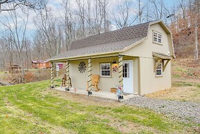 On 40 Acres: Charming Cabin in Zanesville!