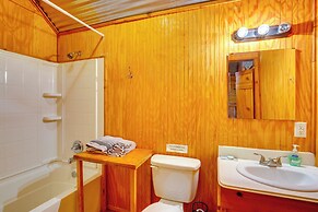 Waterfront Lodge on Lake Tawakoni: Group Getaway!