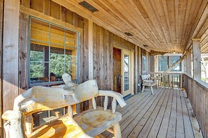 Waterfront Lodge on Lake Tawakoni: Group Getaway!