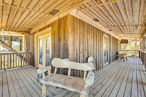 Waterfront Lodge on Lake Tawakoni: Group Getaway!