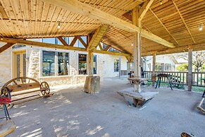 Waterfront Lodge on Lake Tawakoni: Group Getaway!