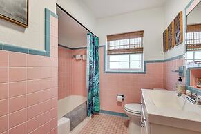 3 Mi to Dtwn: Tampa Cottage w/ Fire Pit!