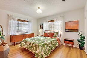 3 Mi to Dtwn: Tampa Cottage w/ Fire Pit!