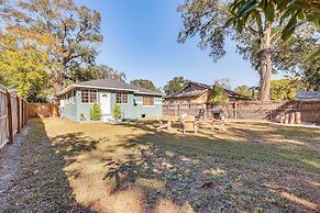 3 Mi to Dtwn: Tampa Cottage w/ Fire Pit!