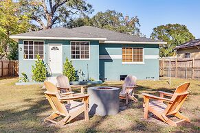3 Mi to Dtwn: Tampa Cottage w/ Fire Pit!