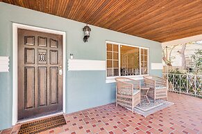 3 Mi to Dtwn: Tampa Cottage w/ Fire Pit!