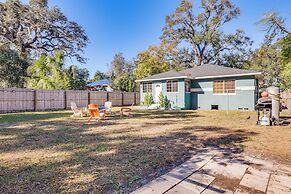 3 Mi to Dtwn: Tampa Cottage w/ Fire Pit!