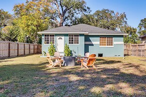 3 Mi to Dtwn: Tampa Cottage w/ Fire Pit!