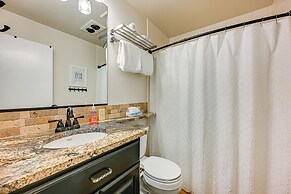 Walk to Giant Steps Ski Lodge & Lift: Mtn Retreat!