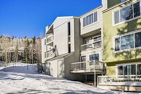 Walk to Giant Steps Ski Lodge & Lift: Mtn Retreat!